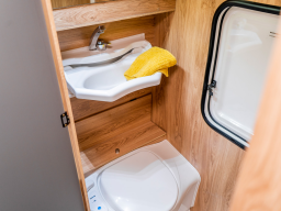 Niewiadow Wohnwagen N126NTL WC mit Waschbecken