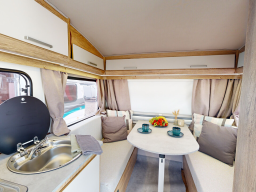 Niewiadow Wohnwagen N126N Sitzgruppe